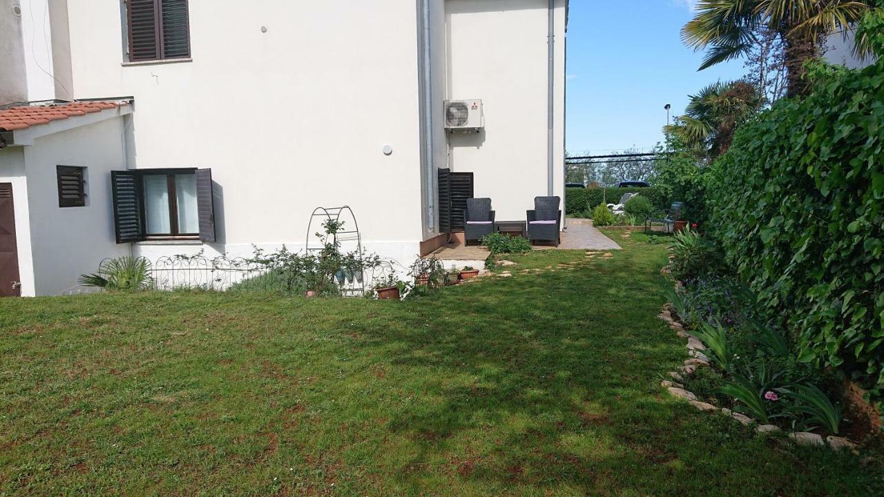 Apartment Devcic Poreč Exteriör bild