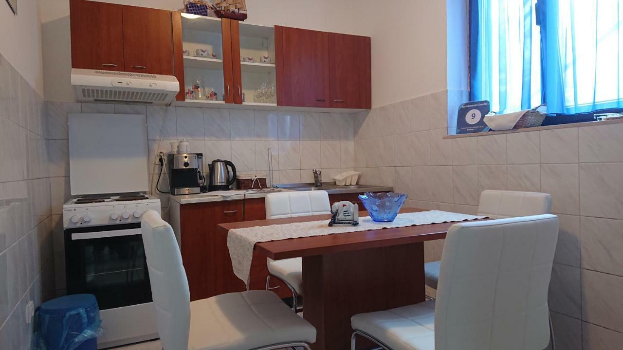 Apartment Devcic Poreč Exteriör bild